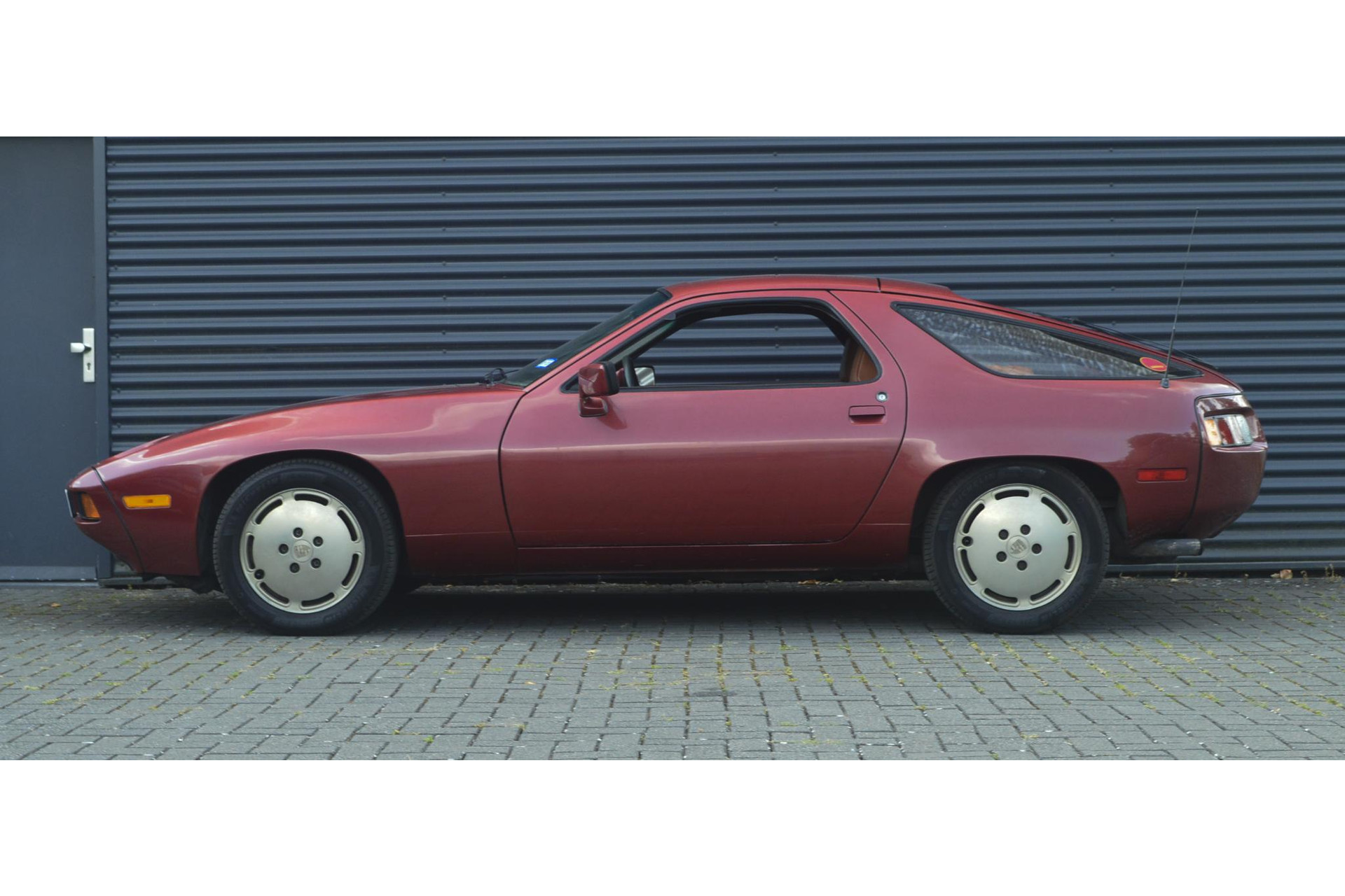 45574370-5.jpg