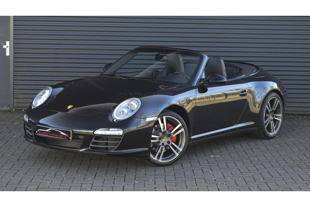 52048176