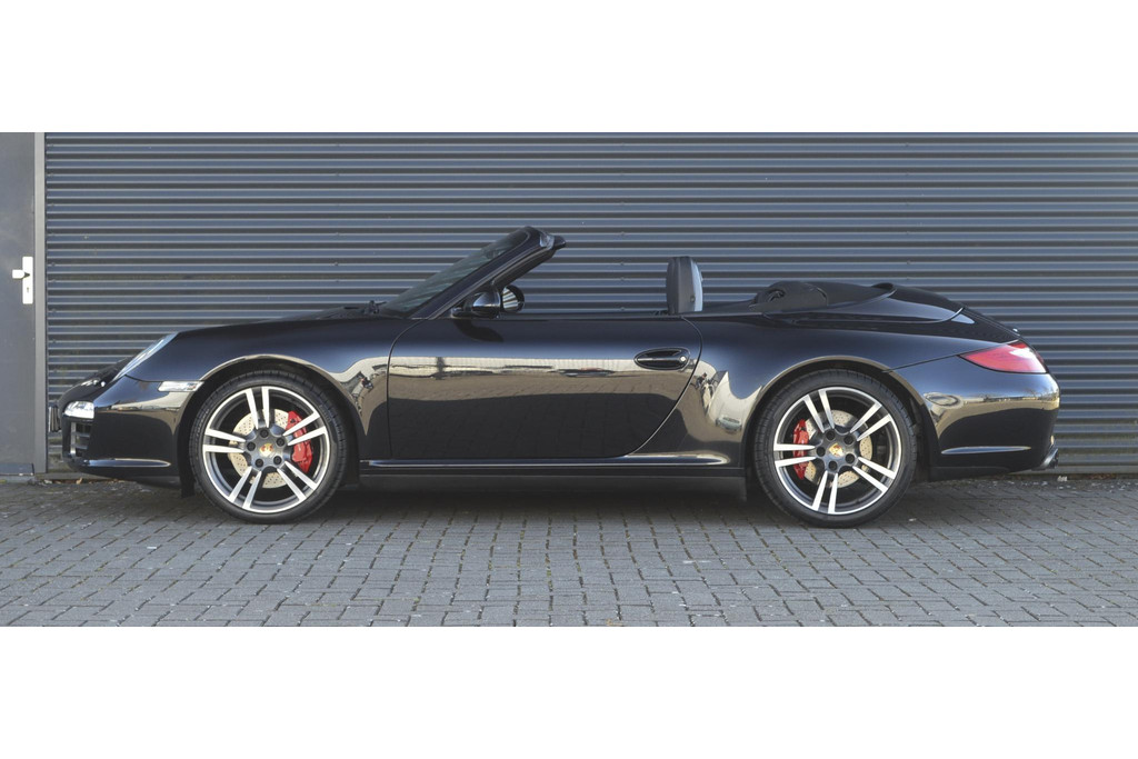 52048176-5.jpg