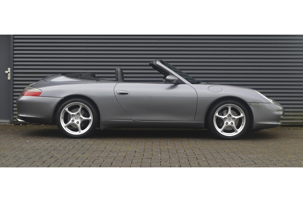 52589423-4.jpg