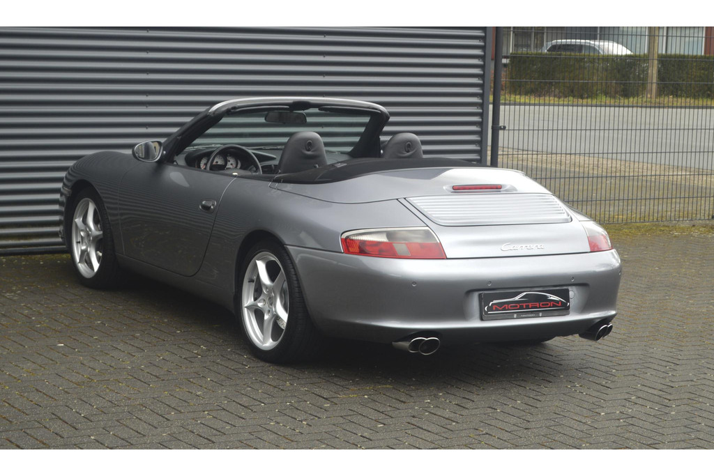 52589423-6.jpg