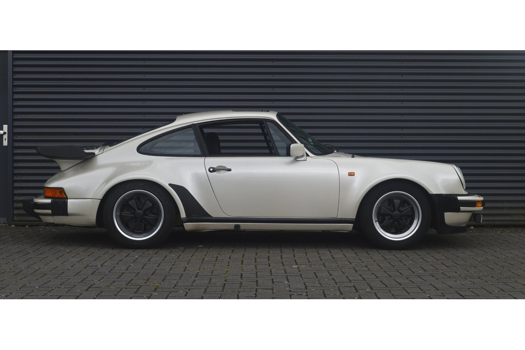 53214114-4.jpg