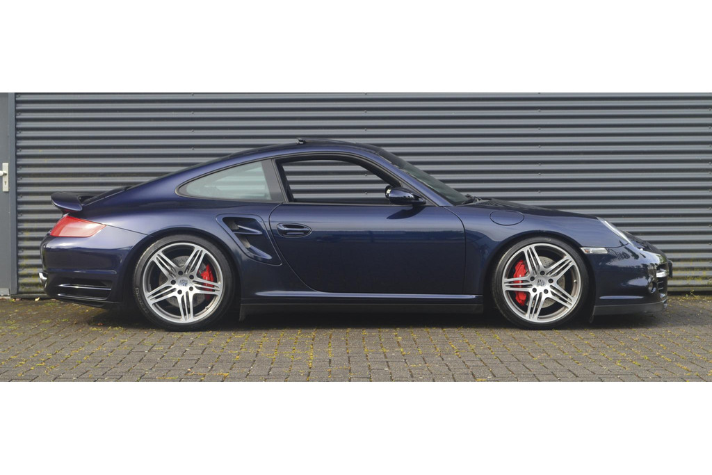 53510679-4.jpg