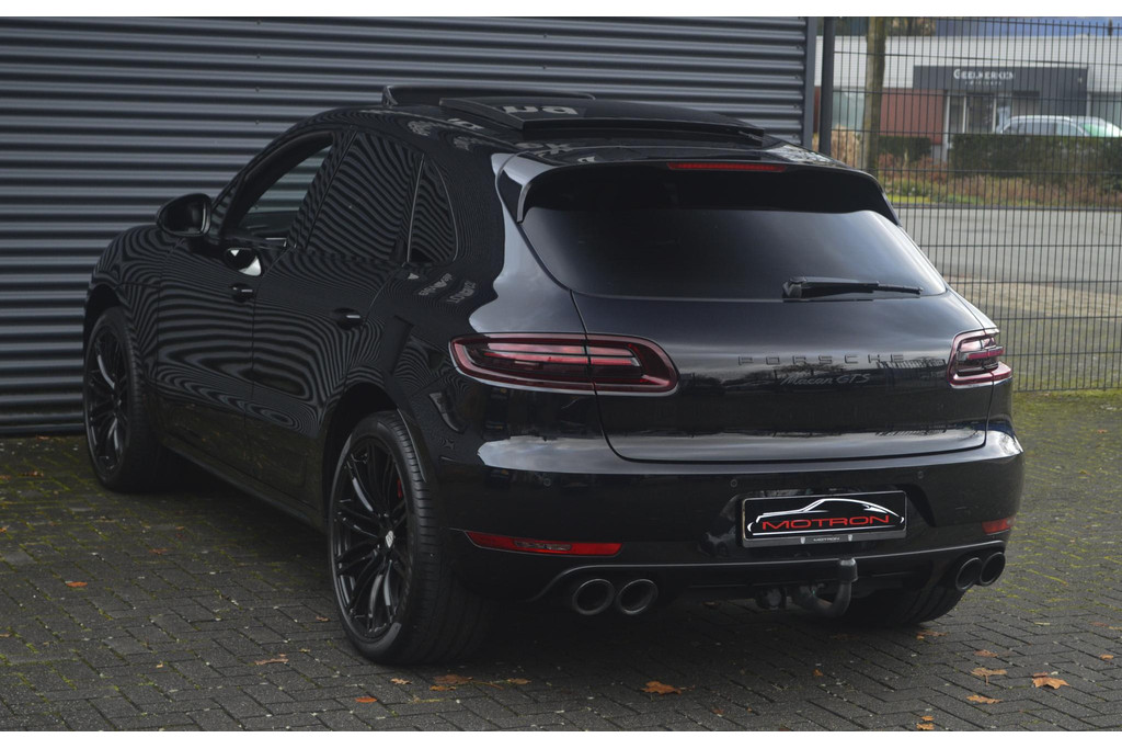 54491290-6.jpg