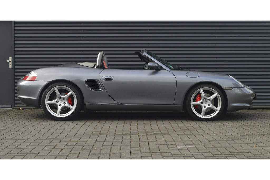 54985479-4.jpg