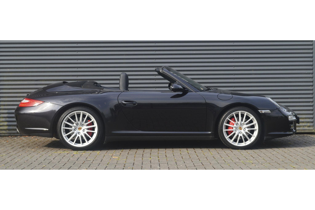 55592522-4.jpg