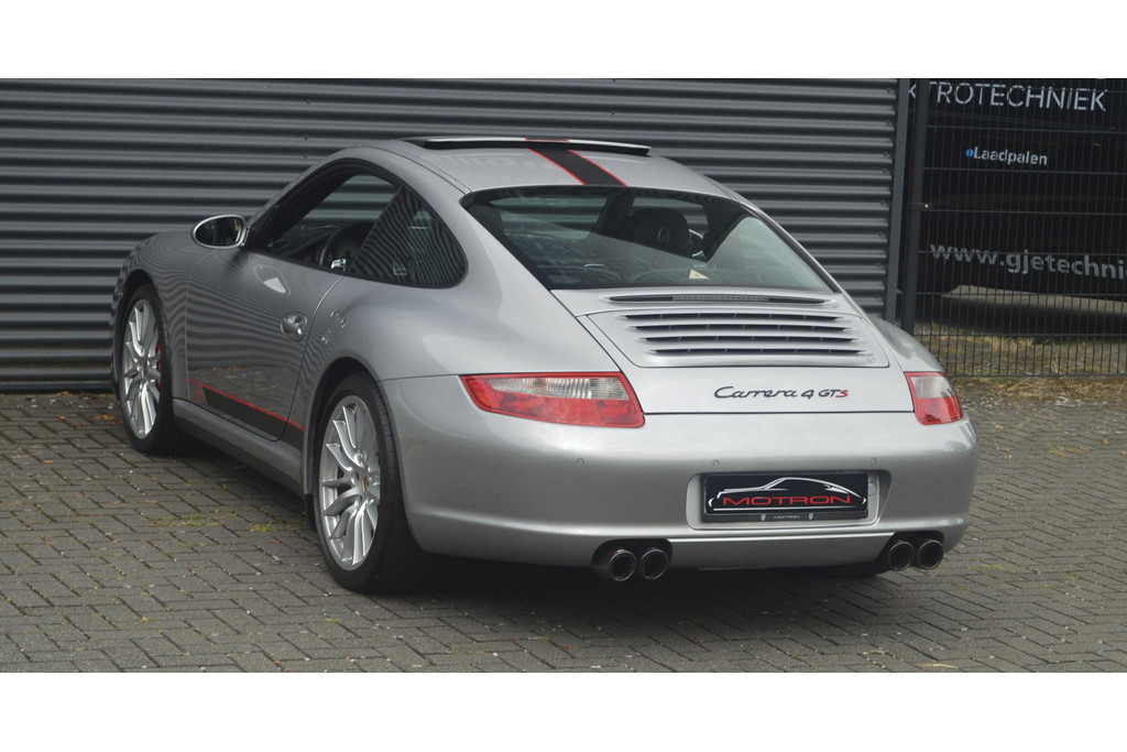 55594124-6.jpg