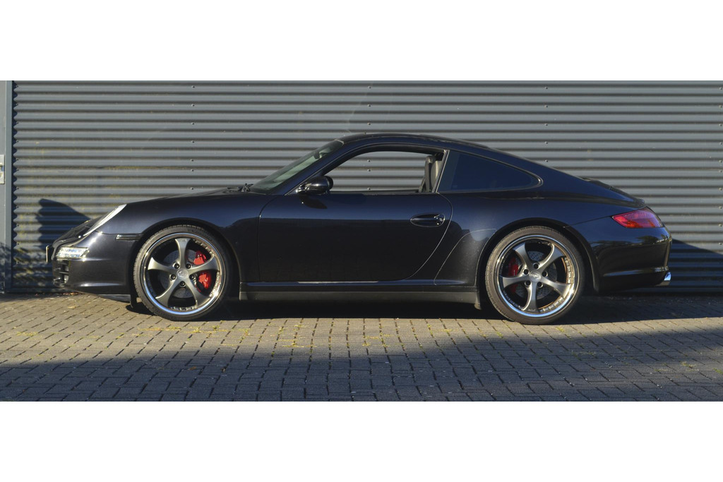56212441-5.jpg